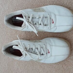 Women's Nike Performance Golf Shoes, size 7. Pre-owned